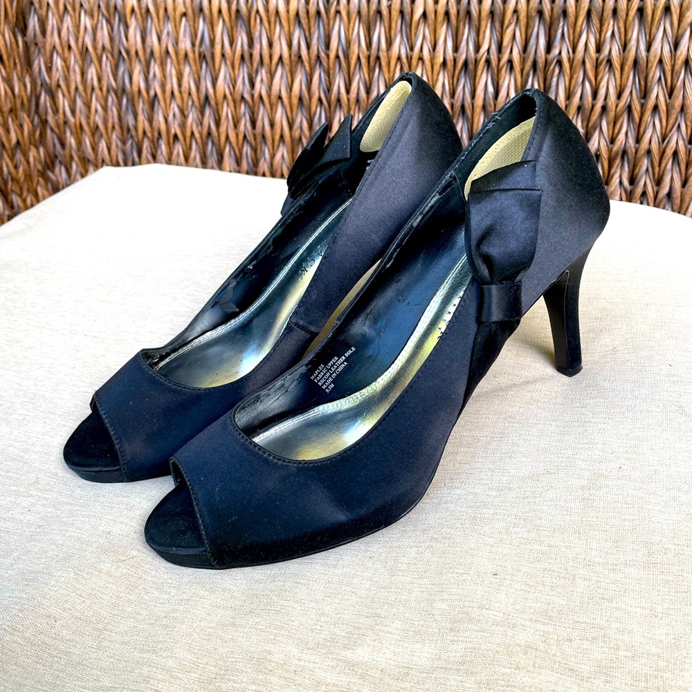 White House Black Market, Black, Naples, Satin, Pump, Size 9.5